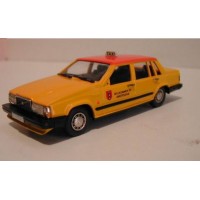 Volvo 760 GLE 1987 Taxi Amsterdam geel oranje Rob Eddie RE32x 1:43